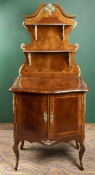 165. Skříňka s policemi v rokokovém stylu 165. Skříňka s policemi v rokokovém stylu