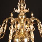 Osmiramenný vlámský lustr. Funkční Osmiramenný vlámský lustr. Funkční