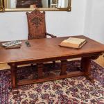 Neogotický vyřezávaný stůl. Dub. Rozkládací 386 cm Neogotický vyřezávaný stůl. Dub. Rozkládací 386 cm