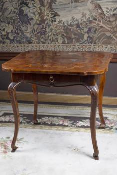 22. Stůl v barokním stylu 22. Stůl v barokním stylu