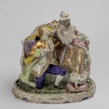 85. Galantní pár na sofa 85. Galantní pár na sofa