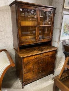 Kořenicový sekretář  Kořenicový sekretář