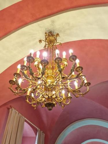 Starožitný zámecký lustr na 24 žárovek Starožitný zámecký lustr na 24 žárovek