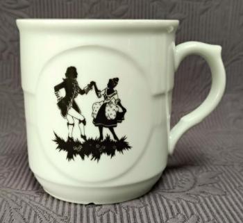 Hrnek - Rokoko motiv, zn. Epiag/Loket Hrnek - Rokoko motiv, zn. Epiag/Loket