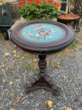 Stolek s keramickou deskou  Stolek s keramickou deskou