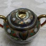 Bohatě zdobená cukřenka - Satsuma, Japonsko Bohatě zdobená cukřenka - Satsuma, Japonsko