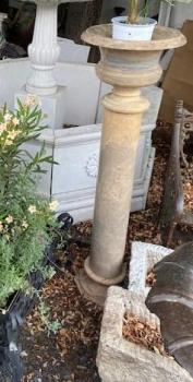 Mramorové květináče se sloupy párové Mramorové květináče se sloupy párové