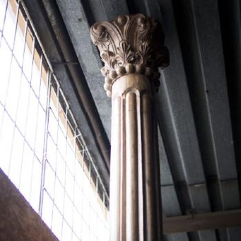 Starožitný sloup Starožitný sloup