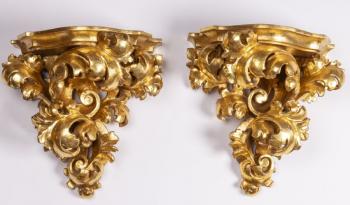 20. Pár velkých rokokokových konzolí 20. Pár velkých rokokokových konzolí