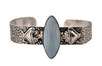 POSTŘÍBŘENÝ GRAVÍROVANÝ NÁRAMEK S ANGELITEM POSTŘÍBŘENÝ GRAVÍROVANÝ NÁRAMEK S ANGELITEM