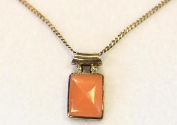 Stříbrný řetízek s přívěškem - obdélníkový karneol Stříbrný řetízek s přívěškem - obdélníkový karneol