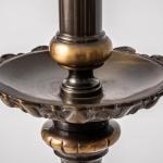 Úzká stojací lampa v barokním stylu Úzká stojací lampa v barokním stylu