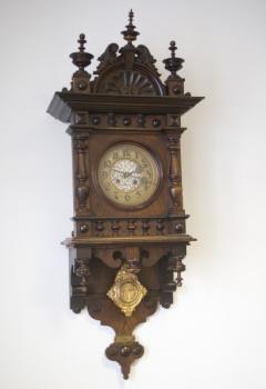 Půlové nástěnné hodiny Půlové nástěnné hodiny