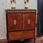 Televizní skříň s mramorovou deskou  Televizní skříň s mramorovou deskou