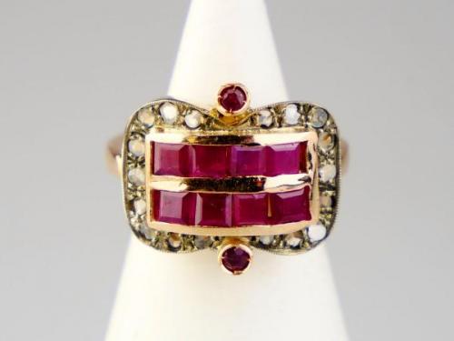 Zlatý prsten s rubíny a diamanty Zlatý prsten s rubíny a diamanty