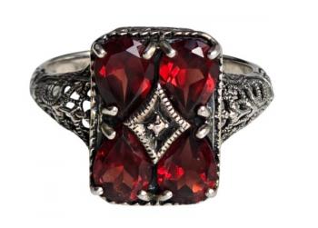 Stříbrný art deco prsten s granáty Stříbrný art deco prsten s granáty