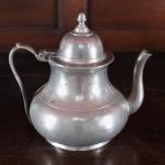 Soubor cínového nádobí z 19. století Soubor cínového nádobí z 19. století