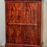 Biedermeier sekretář s tajnými zásuvkami Biedermeier sekretář s tajnými zásuvkami