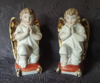 Svatá / sakrální porcelánová soška ( 2 ks )  Svatá / sakrální porcelánová soška ( 2 ks )