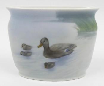 Vázička s káčaty - Friedrich Kästner Vázička s káčaty - Friedrich Kästner