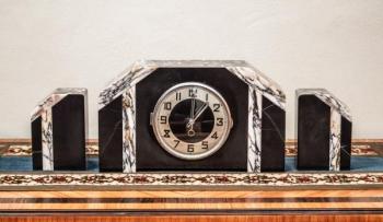 Krbové hodiny Art Deco třídílný set Krbové hodiny Art Deco třídílný set