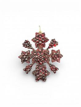 Granátový přívěs Granátový přívěs