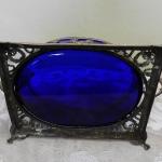 Větší modrá empírová mísa na čtyřech nožičkách Větší modrá empírová mísa na čtyřech nožičkách