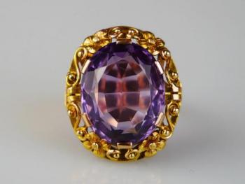 Zlatý prsten s ametystem Zlatý prsten s ametystem