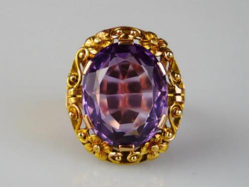 Zlatý prsten s ametystem Zlatý prsten s ametystem