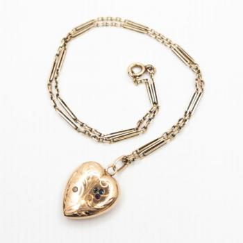 Starožitný zlatý náhrdelník se srdíčkem Starožitný zlatý náhrdelník se srdíčkem