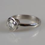 Zlatý prsten s diamantem Zlatý prsten s diamantem