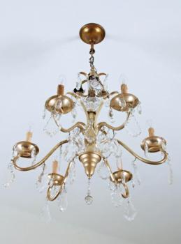Kovový lustr s křišťálovými ověsy Kovový lustr s křišťálovými ověsy