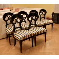 Židle po restaurování. Židle po restaurování.