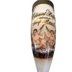 Porcelánová fajfka s miniaturou andílků Porcelánová fajfka s miniaturou andílků