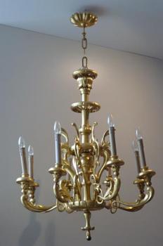 Lustr dřevěný druhorokokový Lustr dřevěný druhorokokový