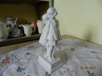 Porcelánová soška dětí Porcelánová soška dětí