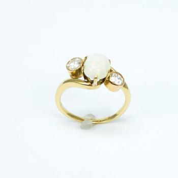 BRILIANTOVÝ PRSTEN S OPÁLEM BRILIANTOVÝ PRSTEN S OPÁLEM