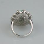 Zlatý prsten s diamanty a smaragdem Zlatý prsten s diamanty a smaragdem