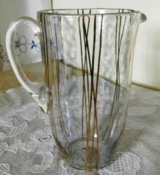 Skleněný džbán Skleněný džbán