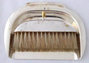 Stolní smetáček s lopatkou - Friedrich Wilhelm Qui Stolní smetáček s lopatkou - Friedrich Wilhelm Qui