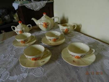 Malovaný čajový servis - Ditmar Urbach Malovaný čajový servis - Ditmar Urbach