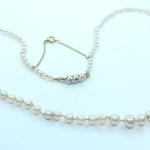 Perlový náhrdelník se zlatým zapínáním a brilianty Perlový náhrdelník se zlatým zapínáním a brilianty