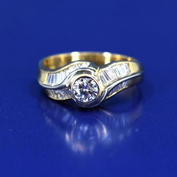 Zlatý prsten s diamanty Zlatý prsten s diamanty