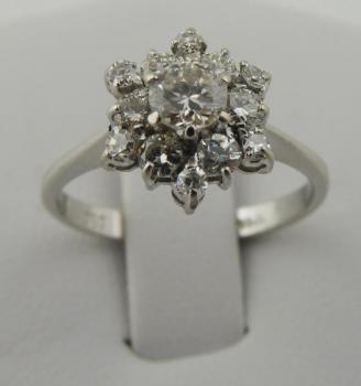 Prsten z 18k zlata s 13 přírodními diamanty Prsten z 18k zlata s 13 přírodními diamanty
