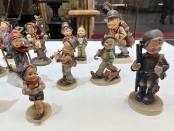 MARIA HUMMEL,SBÍRKA FIGUREK Z LET 1935-38  MARIA HUMMEL,SBÍRKA FIGUREK Z LET 1935-38