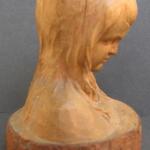 Dívka  (dřevořezba)