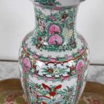Ručně malovaná čínská váza. Značená