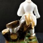 Figurka èínského chlapce s koulí - stojánek