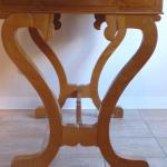 Biedermeierový stůl v třešňové dýze