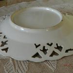 Zlacený dekorativní talíř s antickým motivem